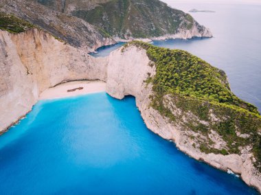 Yunanistan 'ın ünlü gemi enkazı Zakynthos' un hava manzarası