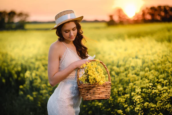 Close-up of yellow wildflowers in a basket. — Stock Photo, Image