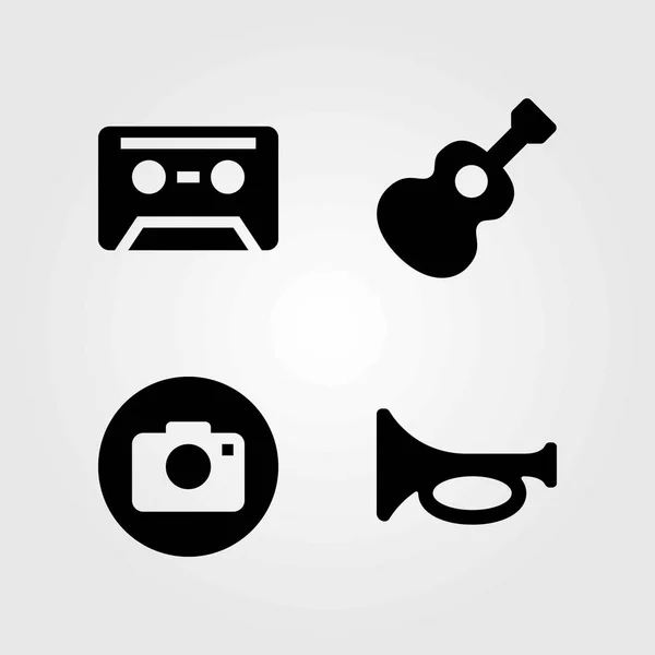 Multimedia vector icons set. photo camera, cassette and trumpet — Stock Vector