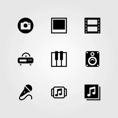 Multimedya vektör simgeler kümesi. mikrofon, fotoğraf makinesi ve hoparlör