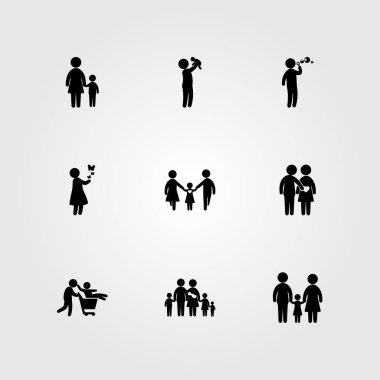 İnsanlar simge vektör ayarlayın. Anne ile oğlu, büyük aile, baba ve iki aşık