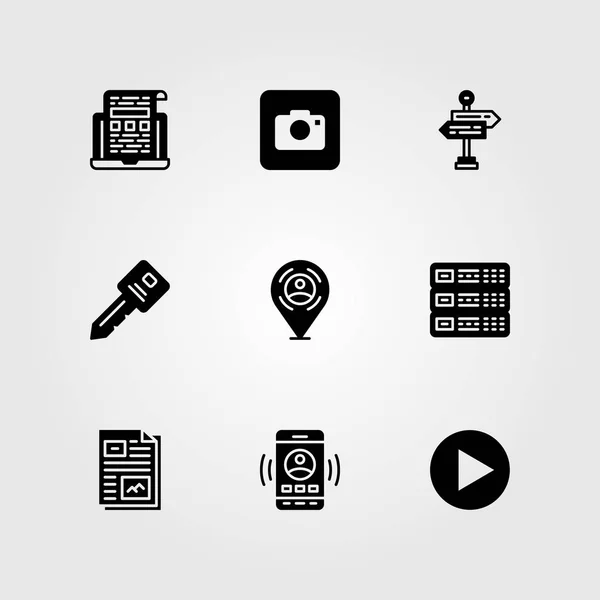 Essentials vector icon set. sleutel, fotocamera, panelen en smartphone — Stockvector