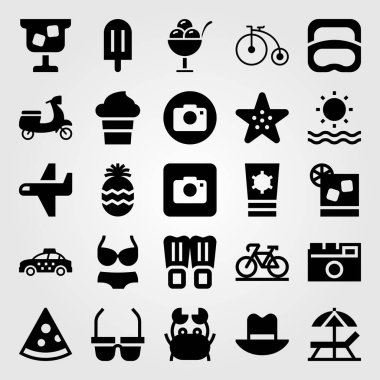 Yaz aylarında vektör Icon set. Motosiklet, fotoğraf makinesi, Dalış ve güneş şemsiyesi
