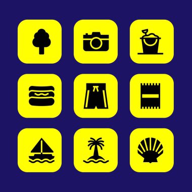 Yaz aylarında vektör Icon set. havlu, ağaç, yelkenli ve plaj havlusu