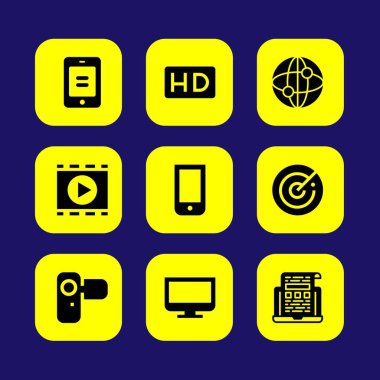 Teknoloji vektör Icon set. kamera, dizüstü bilgisayar, monitör ve film oyuncu