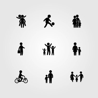 İnsanlar simge vektör ayarlayın. iki childs oynarken, anne, futbolcu ve çocuk