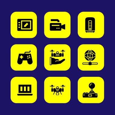 Teknoloji vektör Icon set. dizüstü bilgisayar, gamepad, tablet ve internet