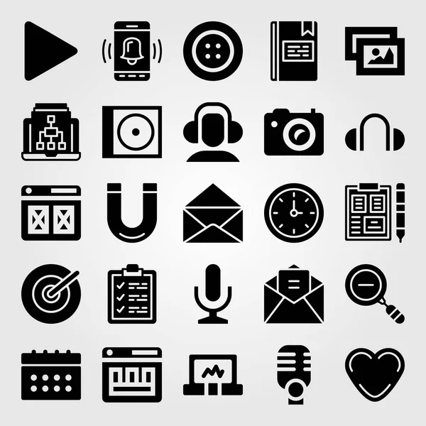 Set di icone vettoriali essenziali. lettera, microfono, compact disk e target — Vettoriale Stock
