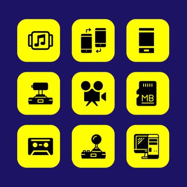 Teknoloji vektör Icon set. SD kartı, video kamera, manevra kolu ve pc