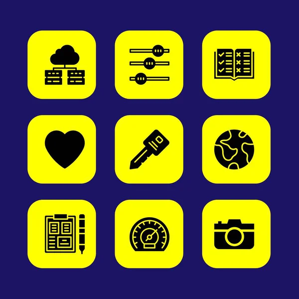 Essentials Vector Icon Set Szerver Beállítások Fényképezőgép Szív — Stock Vector