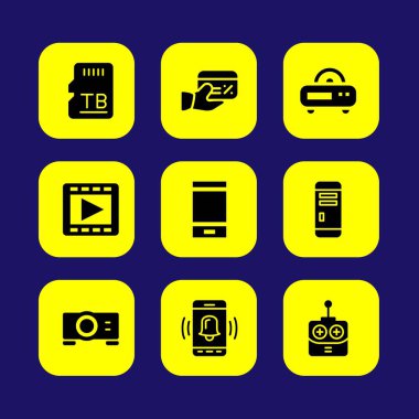 Teknoloji vektör Icon set. Film oynatıcı, uzaktan kumanda, akıllı telefon ve sd kartı