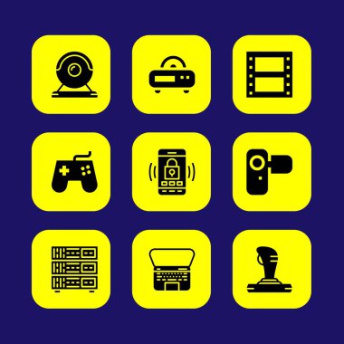 Teknoloji vektör Icon set. radyo, oyun çubuğu, dizüstü bilgisayar ve gamepad