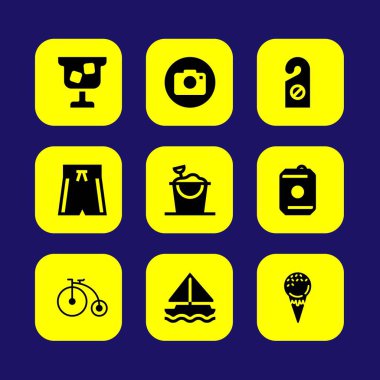 Yaz aylarında vektör Icon set. Mayo, kum kova, fotoğraf makinesi ve dondurma