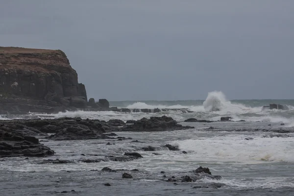 Vista de la costa durante la tormenta — Foto de Stock