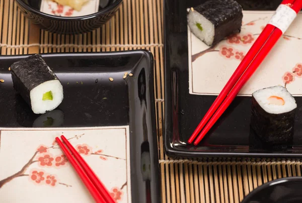 Suši / tradiční japonská jídla — Stock fotografie