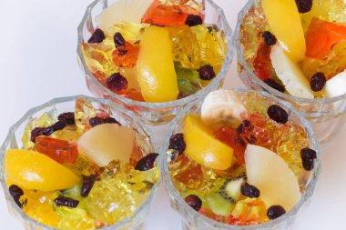 Tatlı renkli / tatlı meyve ve kase jöle