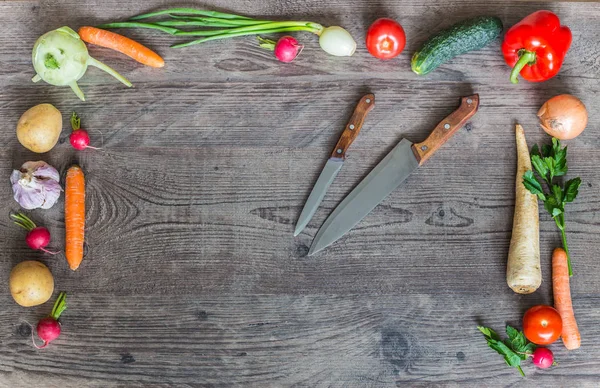 Свіжі органічні овочі на столі з місцем для напису — стокове фото