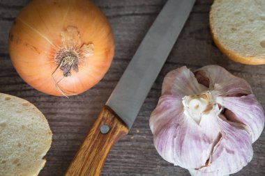 Sarımsak ve soğan ekmek için / sağlıklı doğal vitamin kavramı