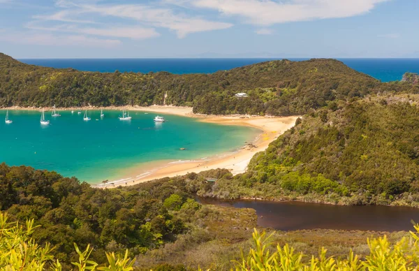 Paysage pittoresque / Parc national Abel Tasman / Vue sur la mer — Photo