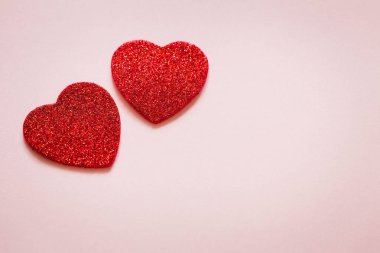 Kalpleri üzerinde yazıt için bir yer ile Sevgililer günü parlak arka plan