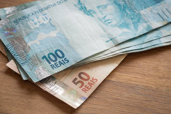 File:Nota de 100 reais (dinheiro do Brasil).jpg - Wikimedia Commons
