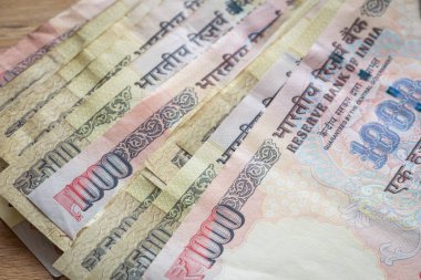 En yüksek mezhepleri Hint Rupisi dolaşımdan çekilen