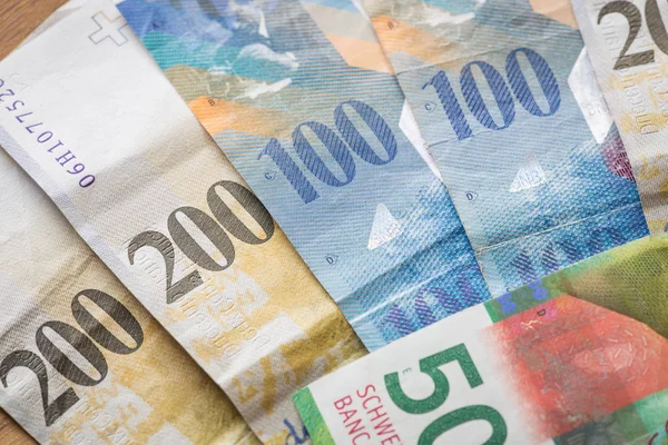 Швейцарские франки — стоковое фото