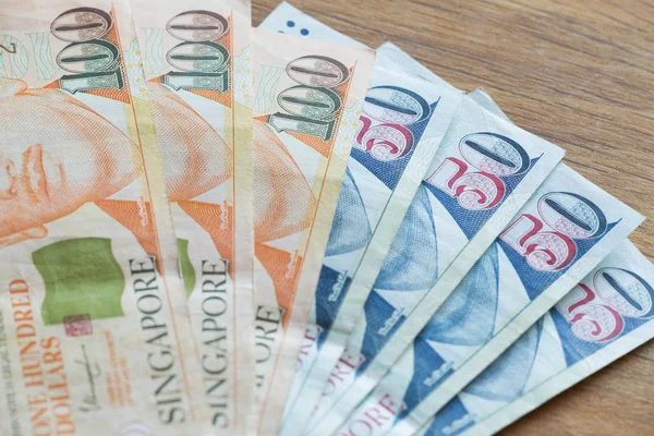 Dolares de Singapur dinero / denominaciones altas — Foto de Stock