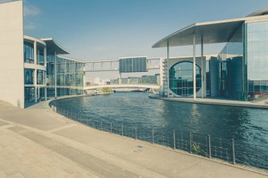 Berlin / nehir manzarası ve city center