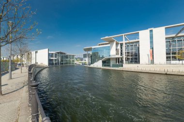 Berlin / View Sprewa, nehir ve şehir merkezi / 2017 Mayıs