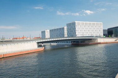 Berlin / Sprewa nehir ve şehir görünümünü center