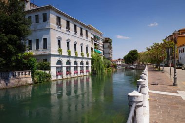 Treviso / görünüm mimarisi ve nehir kanalı.