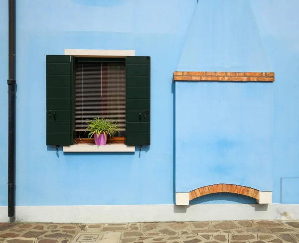 Colourful wall of picturesque house — Stock Photo, Image