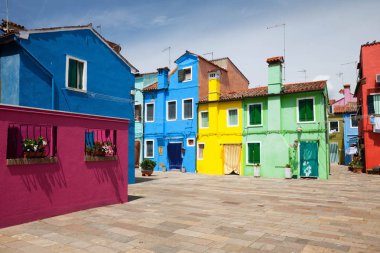 Renkli evleri, Burano Adası / küçük köyü yakınlarında Venedik