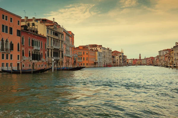 Venedik / View nehir ve şehir tarihi mimarisi