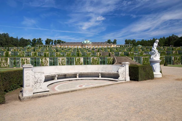 역사적인 정원 및 포츠담에 궁전 건축 — 스톡 사진