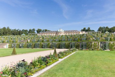 Tarihi Gardens'a ve Potsdam Saray mimarisinde.