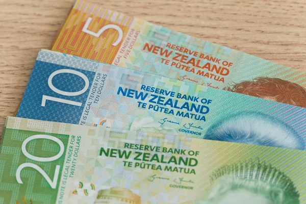 Weergave van de Nieuw-Zeelandse dollar hebben verschillende nominaly — Stockfoto
