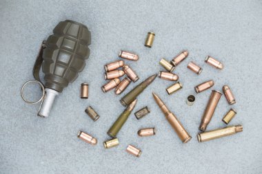 kartuşları ve ölçekler, silah türünde