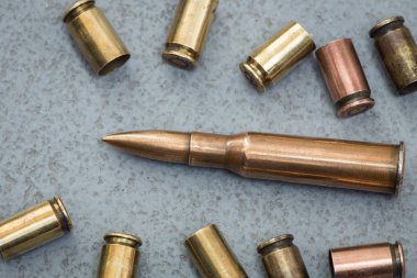 kartuşları ve ölçekler, silah türünde