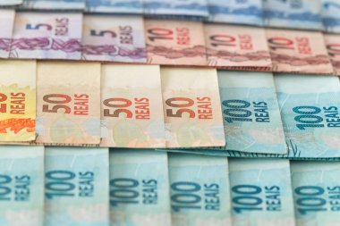 Brezilya para farklı nominal