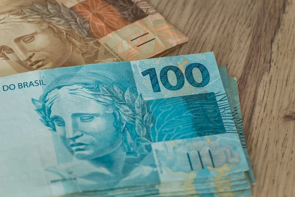 Бразильський Гроші Високою Номінальною — стокове фото