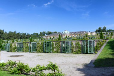 Tarihsel bahçeleri ve Potsdam sarayda Sanssouci / Almanya / 2017 Mayıs