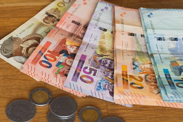 Болівійські гроші, Болівіано. Банкноти різних номіналів — стокове фото