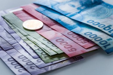Şili para pesoları, çeşitli banknotlar