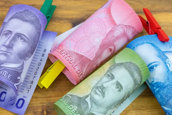 Dinero Chileno Con Clips Coloridos Enrollado Billetes Papel Del País — Foto de Stock
