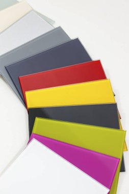 İç kaplama için renkli cam malzeme