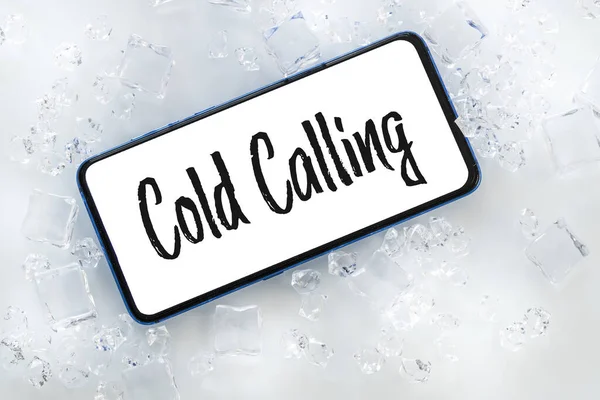 Telefone Deitado Gelo Com Palavras Cold Calling Pharse Conceito Negócio — Fotografia de Stock