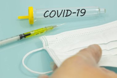 Ovid-19, Ofofoffiel adı Coronavirus. Şişeler, virüsler ve ilaçlar. Virüs tedavisi kavramı