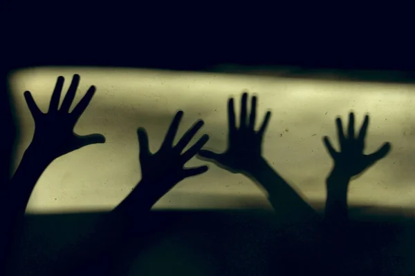 Contexto Abstrato Sombras Negras Grandes Mãos Parede Silhueta Mãos Parede — Fotografia de Stock